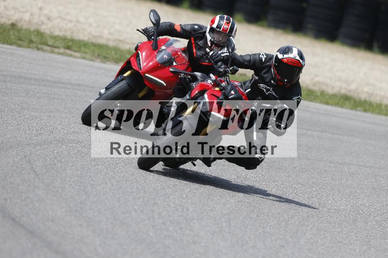 /27 12.06.2025 Ducati Schweiz Trackday Warmup  ADR/gruen-vert/ohne